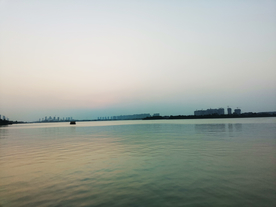 湖面湖边自然风光生态背景素材