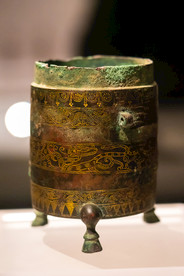 灵华紫阁服乘金错泥筩