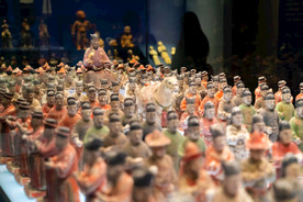 明朝彩绘陶仪仗俑群