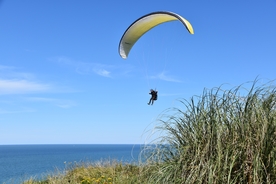 蓝色的大海 滑翔伞