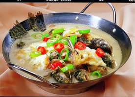 干锅荷包蛋鲫鱼汤