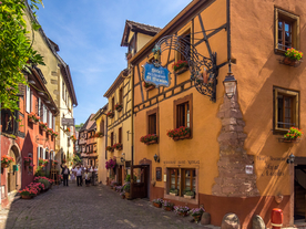 中世纪田园风景摄影图