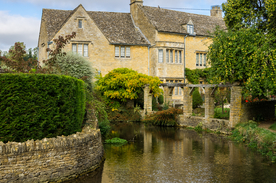 中世纪田园风景摄影图