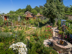 中世纪田园风景摄影图