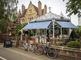 中世纪田园风景摄影图