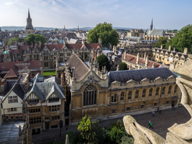 中世纪田园风景摄影图