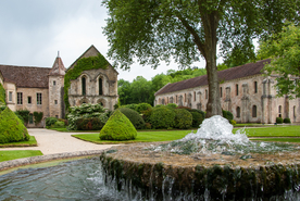 中世纪田园风景摄影图