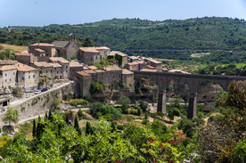 中世纪田园风景摄影图