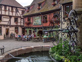 中世纪田园风景图