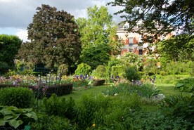 中世纪田园风景图