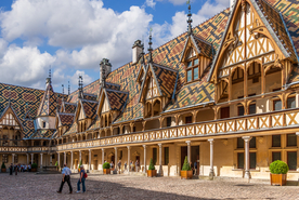 中世纪田园风景图