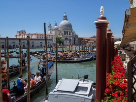 中世纪田园风景图