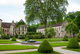 中世纪田园风景图