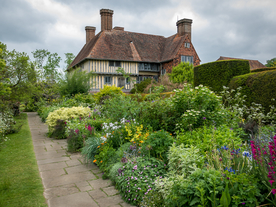 中世纪田园风景图