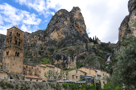 中世纪田园风景图