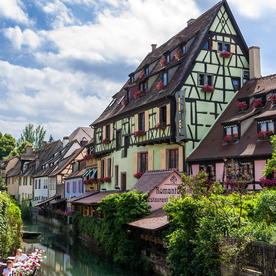 中世纪田园风景图