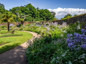 中世纪田园风景图