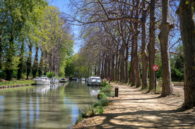 中世纪田园风景图