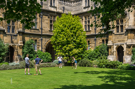 中世纪田园风景图