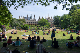 中世纪田园风景图