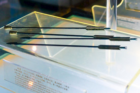 秦兵马俑大型彩绘铜车马铜箭