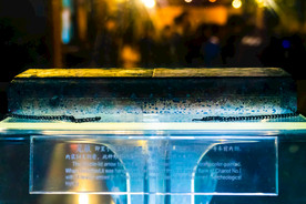 秦兵马俑大型彩绘铜车马铜笼菔