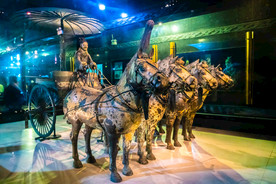 秦陵大型彩绘铜车马一号车高车