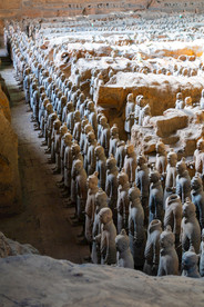 秦兵马俑一号坑遗址前排先锋