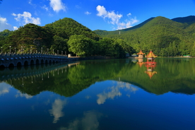 庐山芦林湖倒影