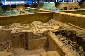 秦兵马俑二号坑遗址步骑车阵