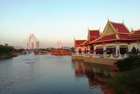 方特之江边房子