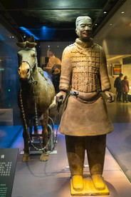 秦兵马俑二号坑遗址骑兵俑