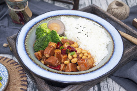 黄豆红烧肉饭