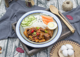 剁椒牛肉盖浇饭