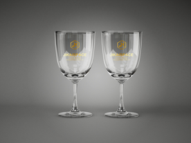 玻璃洋酒杯金色LOGO贴图样机