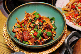 土萝卜干炒腊肉