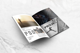 打开的画册杂志书本展示样机