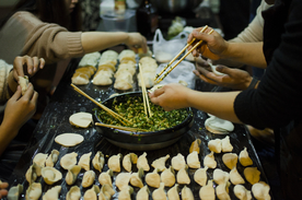 包饺子