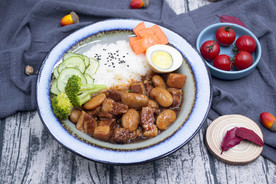 红烧肉盖浇饭