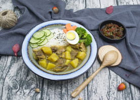 咖喱牛肉盖浇饭