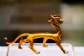 西安博物院唐鎏金铜走龙