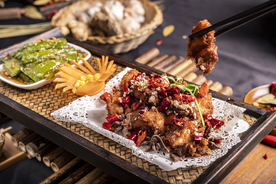 辣子鸡块美食食材宣传背景素材