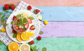 草莓奶昔水果饮品海报背景素材