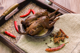 乳鸽美食食材背景海报素材