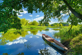 蓝天白云  湖泊  草原牧场