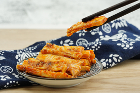 腐竹辣片美食食材背景素材