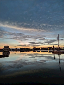 夕阳下的小渔村
