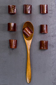 山楂零食木勺背景海报素材