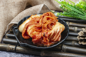 酸辣白菜美食食材背景海报素材