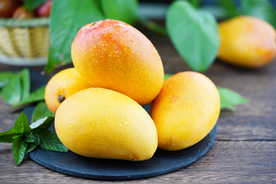 芒果水果新鲜背景海报素材